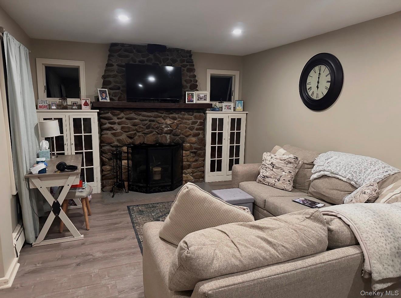 328 South Country Road Brookhaven, NY 11719 - Photo 4 of 10