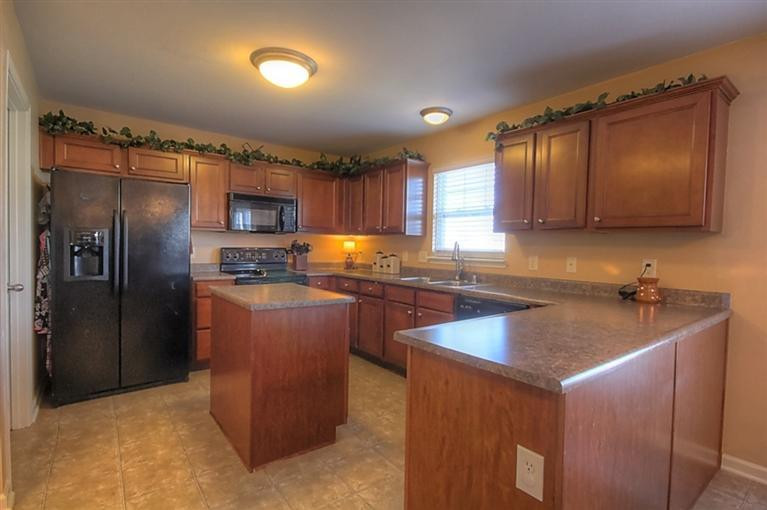 1300 Greendale Road Lexington, KY 40511 - Photo 10 of 36 Photo 10