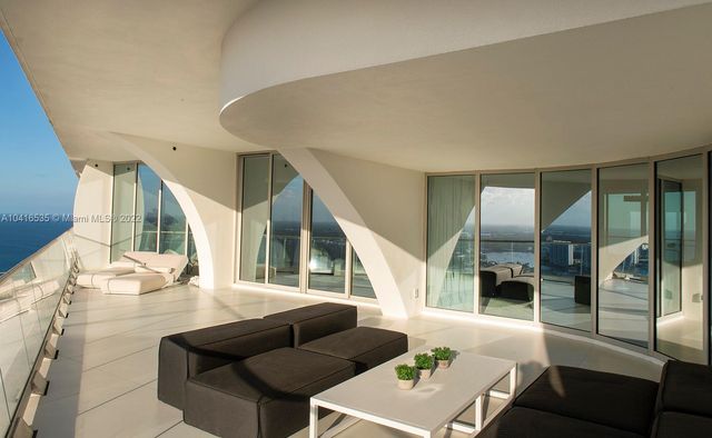 $10,400,000 | 16901 Collins Avenue, Unit 5303, Sunny Isles Beach, FL 33160