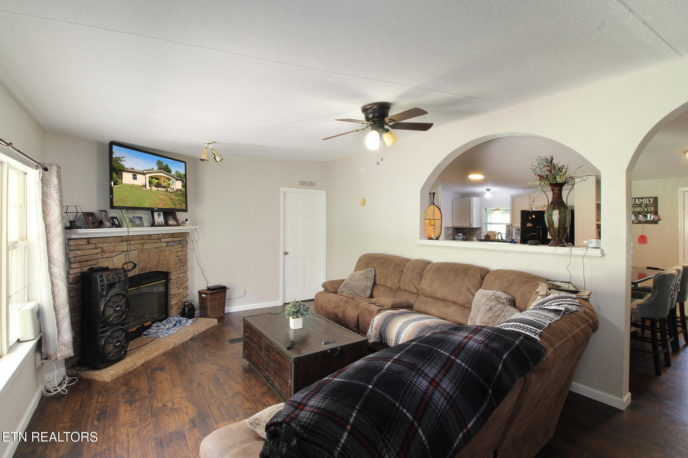 6214 Lacy Road Knoxville, TN 37912 - Photo 10 of 37 IMG_6484