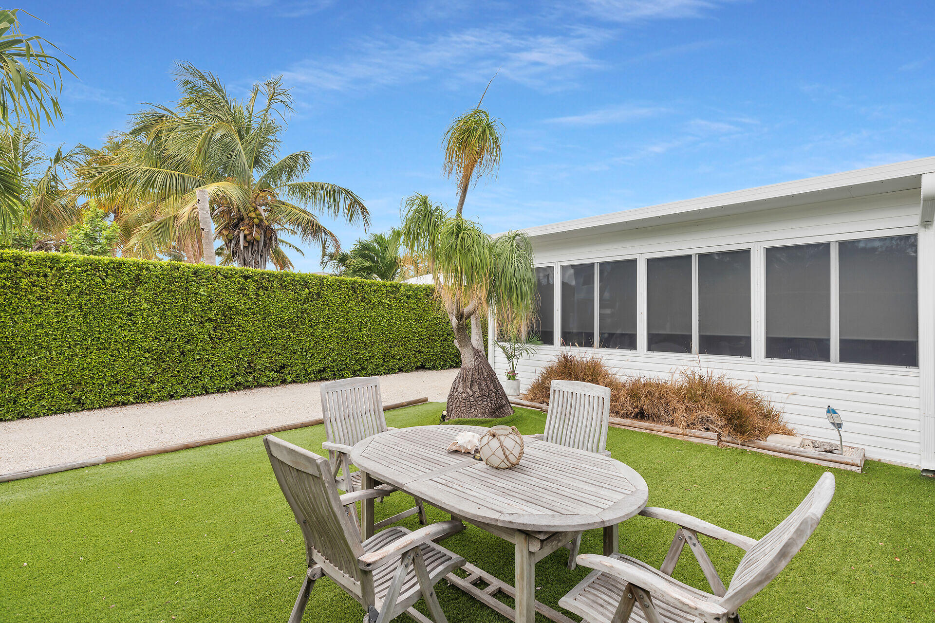 553 Oldsmar Lane Key Largo, FL 33037 - Photo 9 of 48 a view of outdoor sitting space
