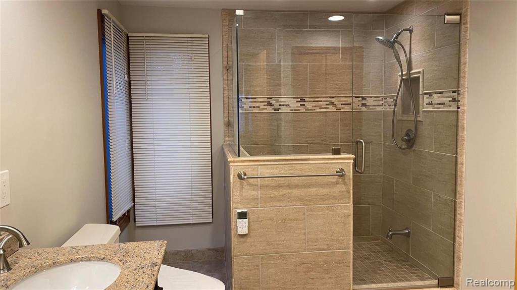 3099 Baypoint Drive Rochester, MI 48309 - Photo 17 of 32