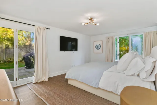 $15,500 | 6 Meadowbank Road, Old Greenwich, CT 06870