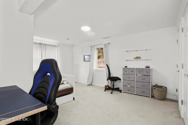 $15,500 | 6 Meadowbank Road, Old Greenwich, CT 06870