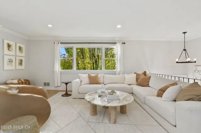 $15,500 | 6 Meadowbank Road, Old Greenwich, CT 06870