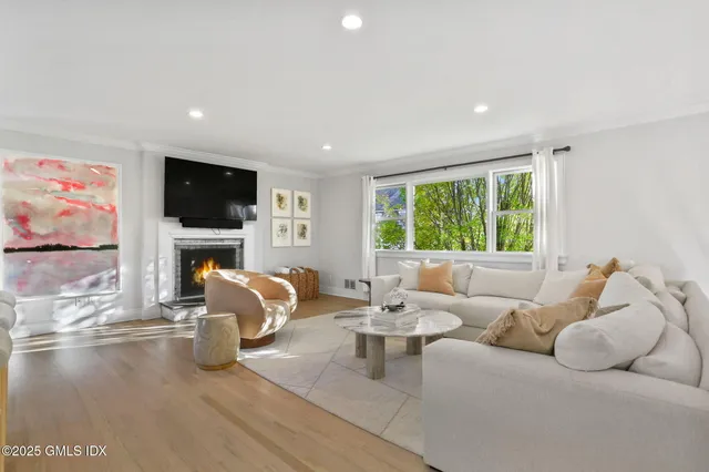 $15,500 | 6 Meadowbank Road, Old Greenwich, CT 06870