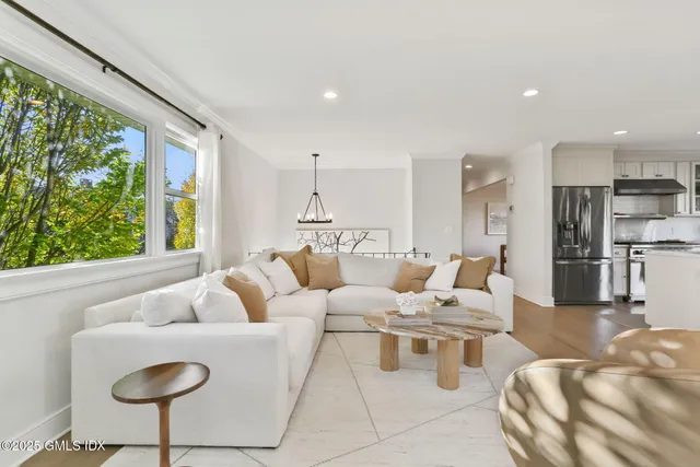 $15,500 | 6 Meadowbank Road, Old Greenwich, CT 06870