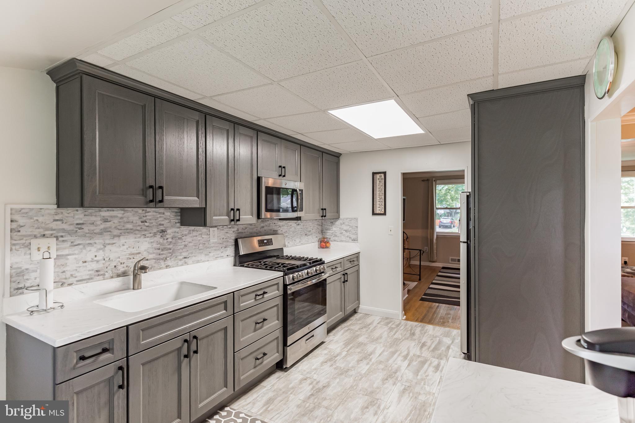11 Hillcrest Road Stratford, NJ 08084 - Photo 5 of 41