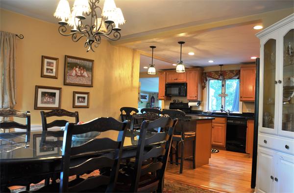 76 Buckingham Road Milton, MA 02186 - Photo 3 of 12