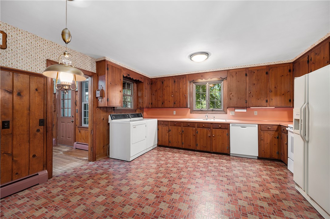 177 Woonsocket Hill Road North Smithfield, RI 02896 - Photo 13 of 47