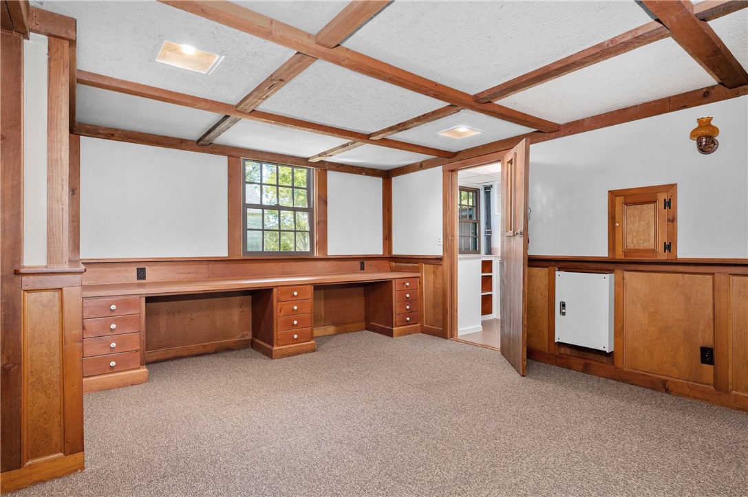 177 Woonsocket Hill Road North Smithfield, RI 02896 - Photo 44 of 47 family room desks