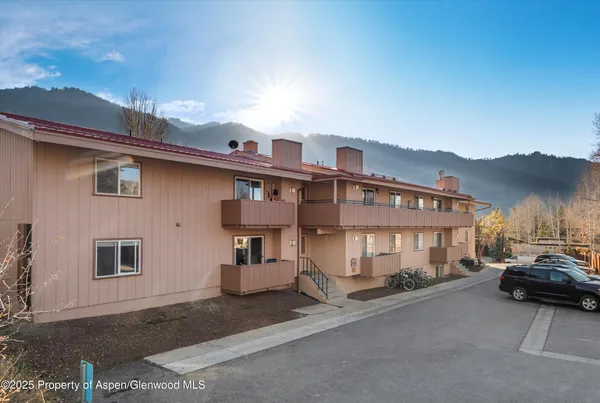 $6,000 | 326 Midland Avenue, Unit 308, Aspen, CO 81611