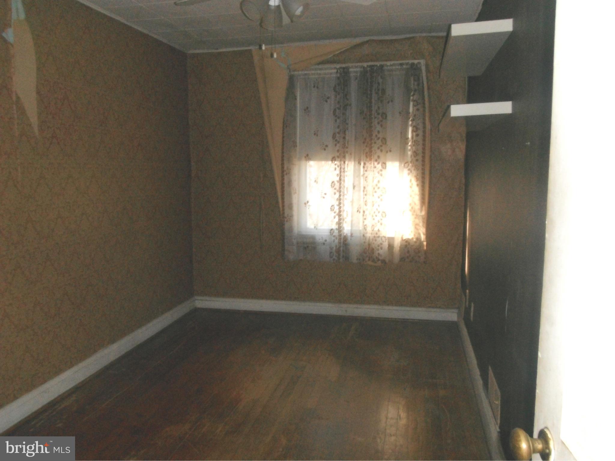 4311 Cedar Garden Road Baltimore, MD 21229 - Photo 6 of 9 Bedroom