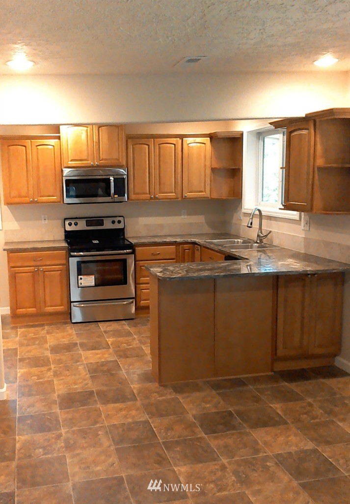 3223 Laurel Road Longview, WA 98632 - Photo 3 of 14 Gallery Image 3