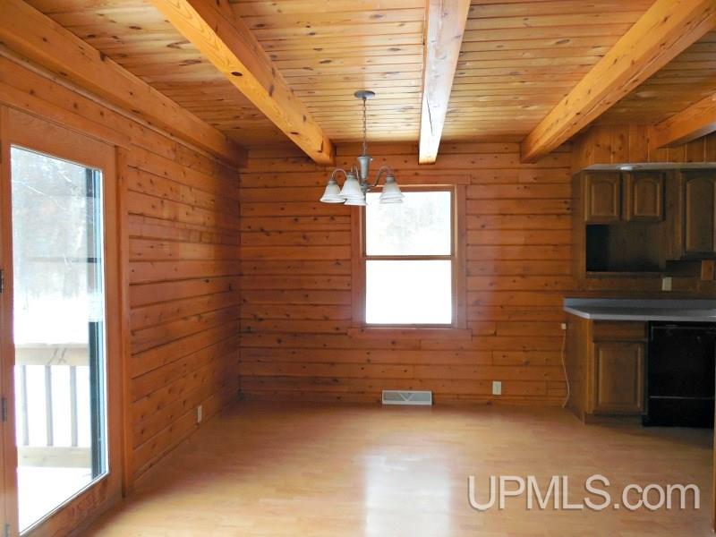 W9005 Smith Road Amberg, WI 54102 - Photo 4 of 16 Gallery Image 4