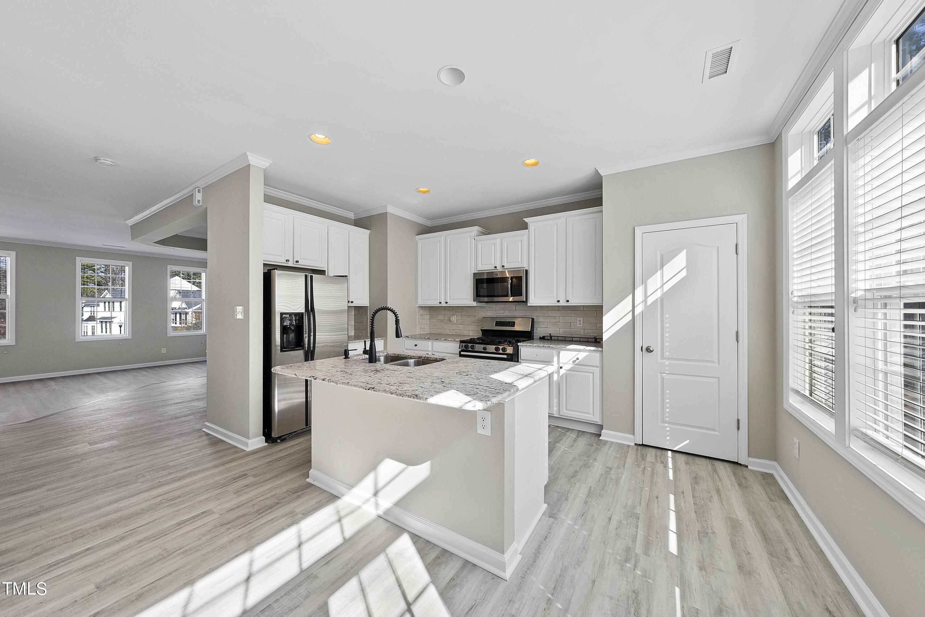 6926 Middleboro Drive Raleigh, NC 27612 - Photo 8 of 29 DSC05245
