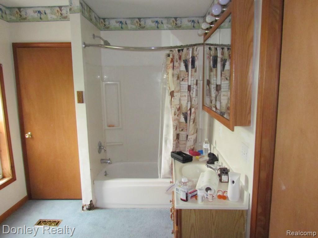 1275 East Snover Road Sandusky, MI 48471 - Photo 7 of 11 IMG_7612.jpg