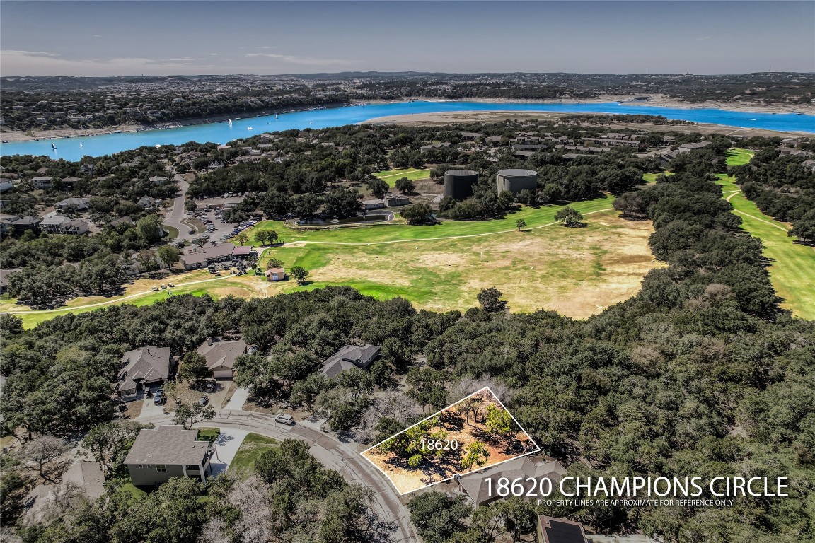 Waterfront Park in upper right. Golf course behind lot!