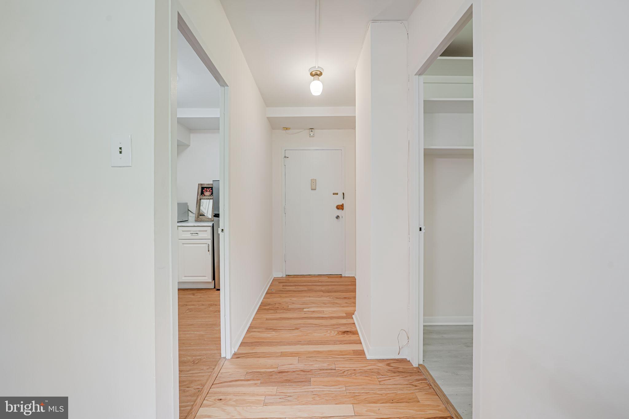 4000 Tunlaw Road Northwest, Unit 602 Washington, DC 20007 - Photo 16 of 24 Private entryway