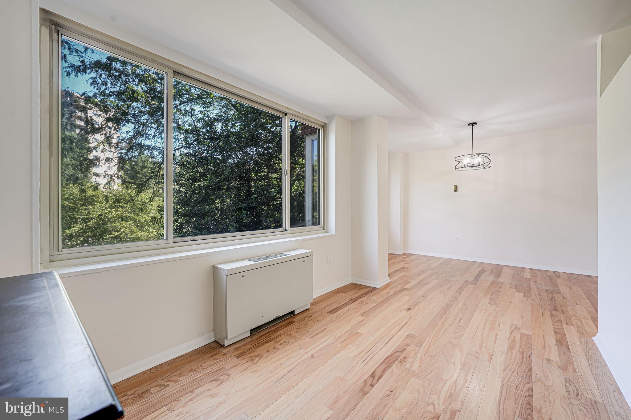 4000 Tunlaw Road Northwest, Unit 602 Washington, DC 20007 - Photo 9 of 24 Huge windows