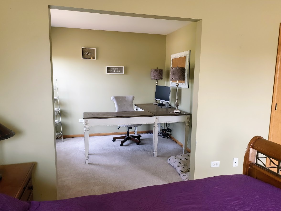 156 Sycamore Drive Bolingbrook, IL 60490 - Photo 16 of 26 a living room with furniture