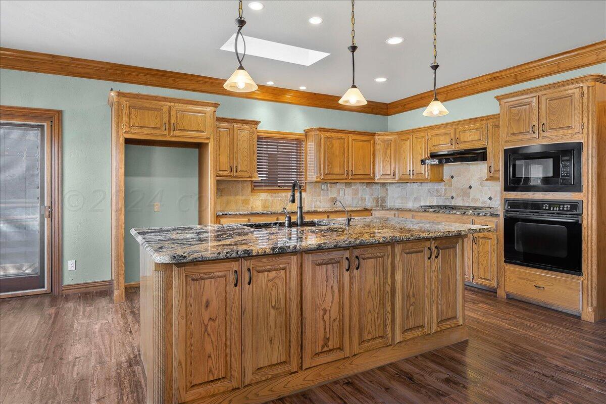 37 Citadel Drive Amarillo, TX 79124 - Photo 16 of 56 16-Kitchen, Island with Storage