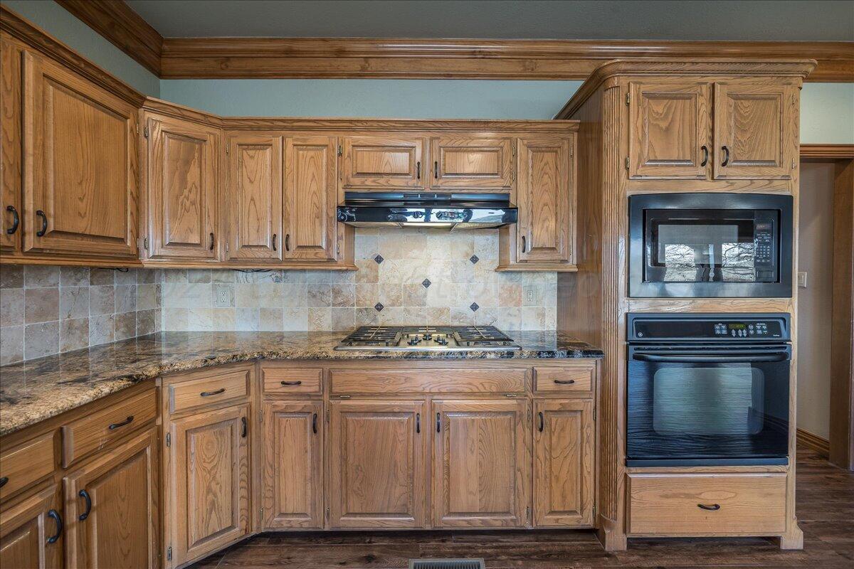 37 Citadel Drive Amarillo, TX 79124 - Photo 19 of 56 19-Kitchen, Gas Range