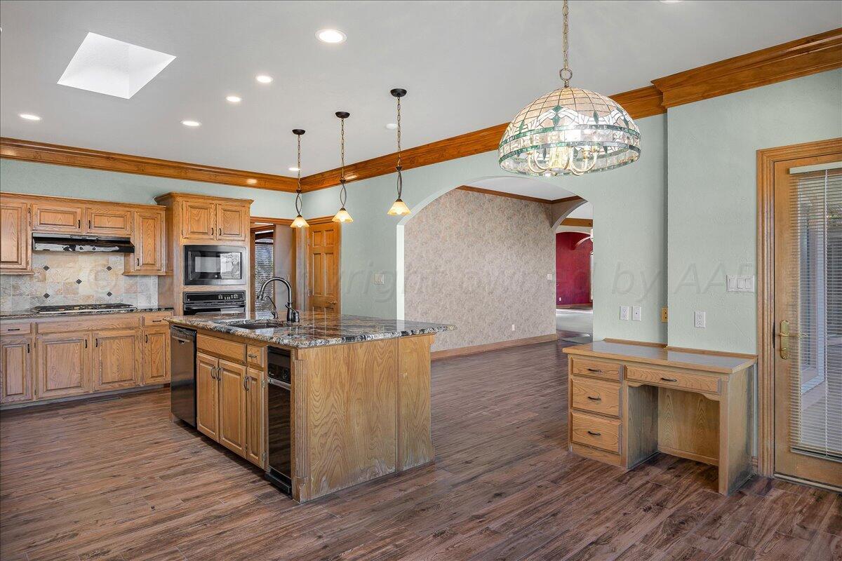 37 Citadel Drive Amarillo, TX 79124 - Photo 20 of 56 20-Breakfast Room and Kitchen