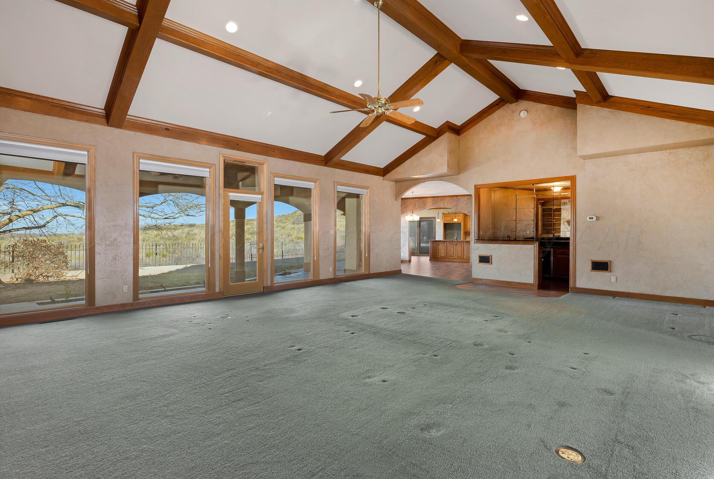 37 Citadel Drive Amarillo, TX 79124 - Photo 9 of 56 008_Living Room, Wet Bar