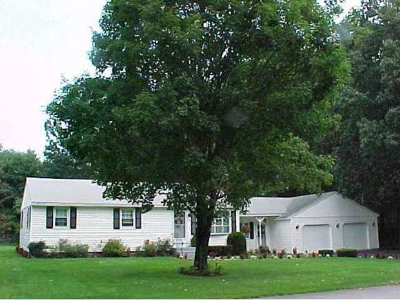 29 Balcom Road Pelham, NH 03076 - Photo 1 of 9