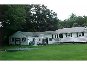 29 Balcom Road Pelham, NH 03076 - Photo 2 of 9