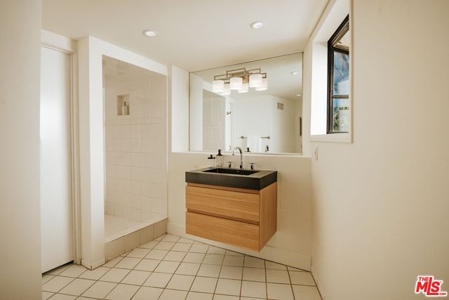 $2,685,000 | 8448 Franklin Avenue, Los Angeles, CA 90069