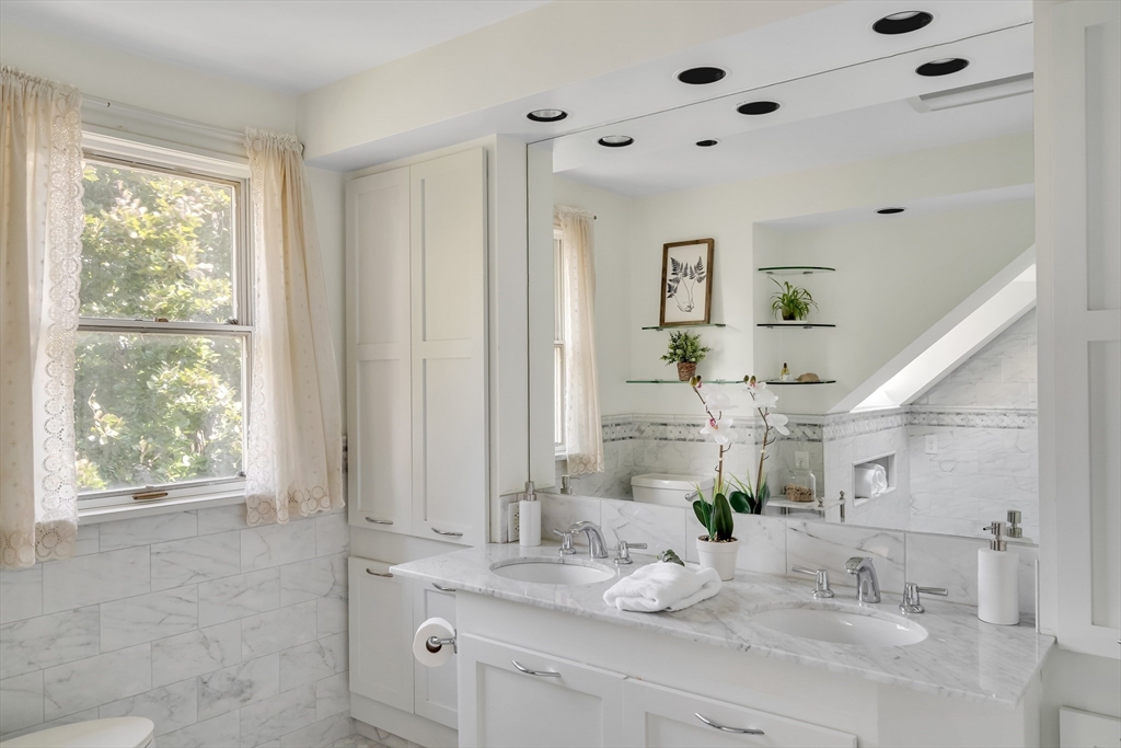 31 Upland Road, Unit 2 Cambridge, MA 02140 - Photo 21 of 32 Gallery Image 21