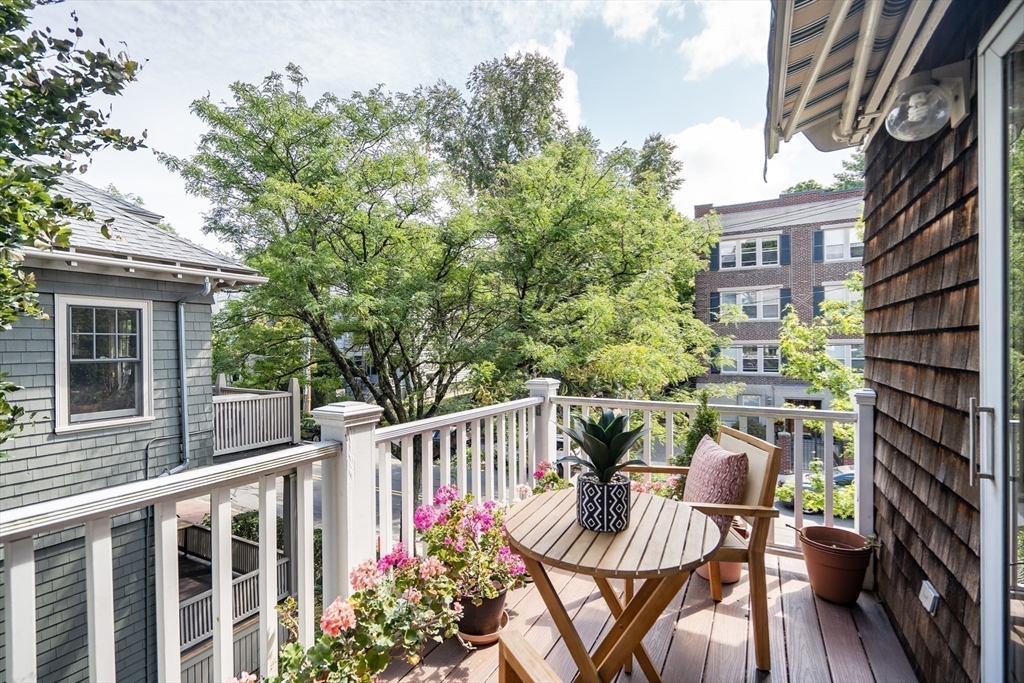 31 Upland Road, Unit 2 Cambridge, MA 02140 - Photo 8 of 32 Gallery Image 8