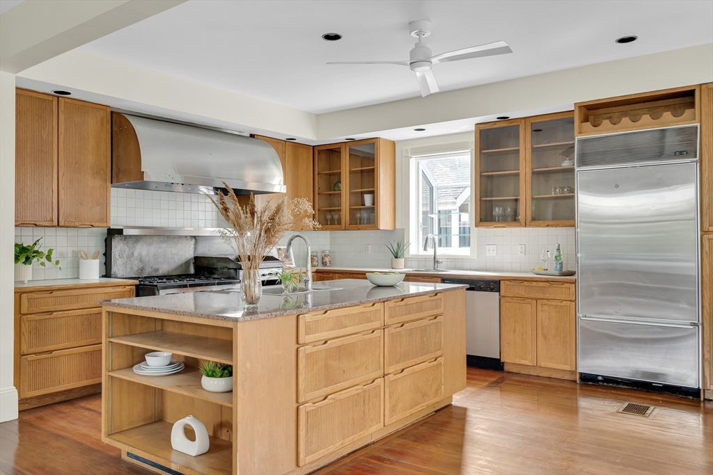 31 Upland Road, Unit 2 Cambridge, MA 02140 - Photo 10 of 32 Gallery Image 10