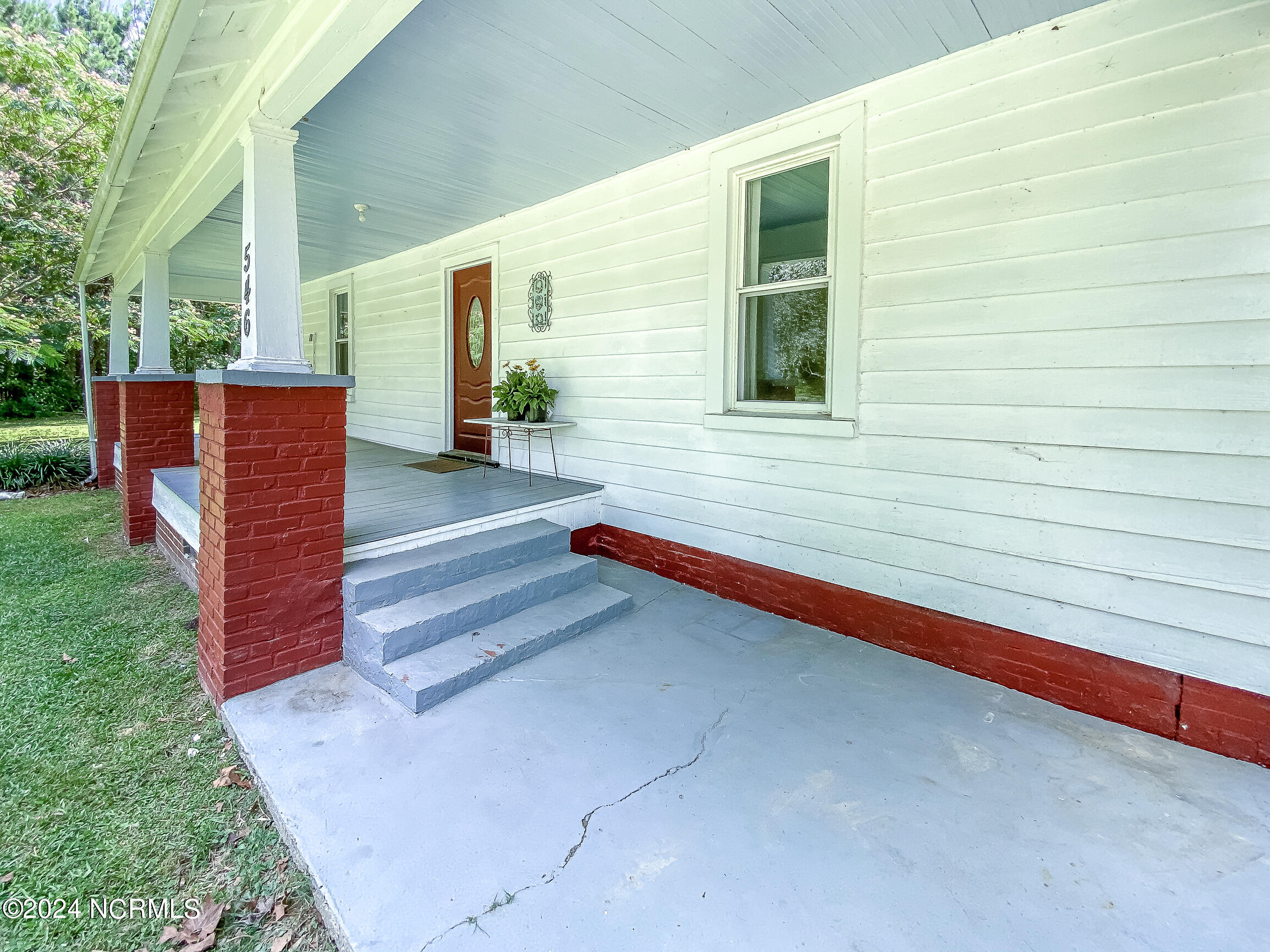 546 Medical Center Road Gates, NC 27937 - Photo 5 of 30 Front of home