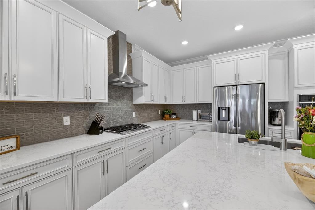 1019 Signet Drive Apollo Beach, FL 33572 - Photo 16 of 85