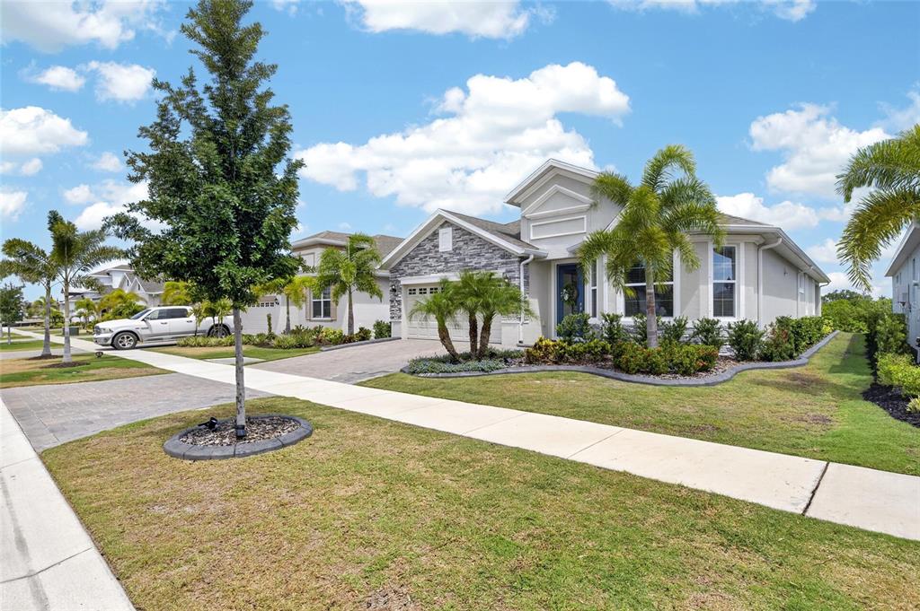 1019 Signet Drive Apollo Beach, FL 33572 - Photo 6 of 85