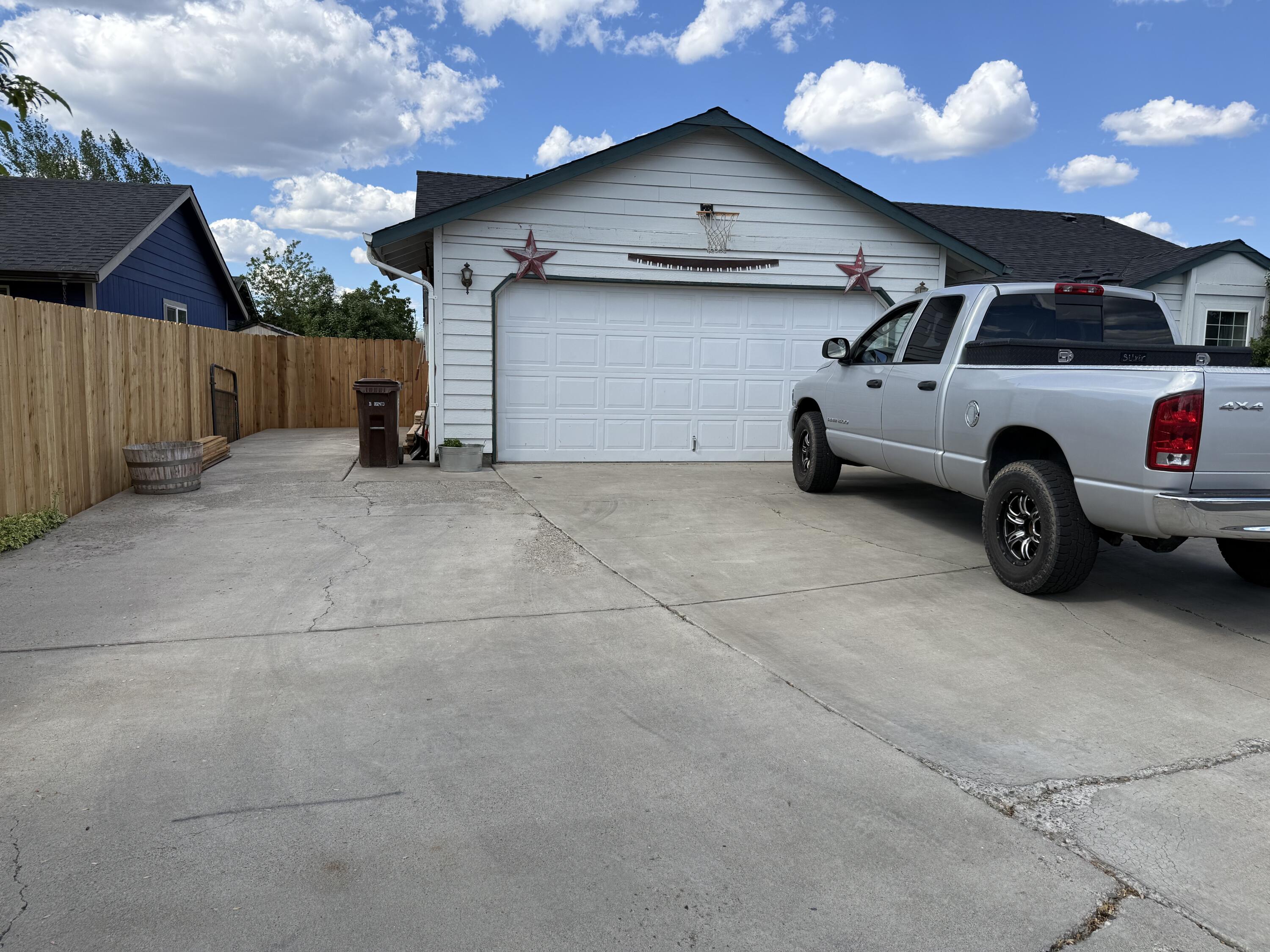 2329 Northeast Yellowpine Road Prineville, OR 97754 - Photo 5 of 30