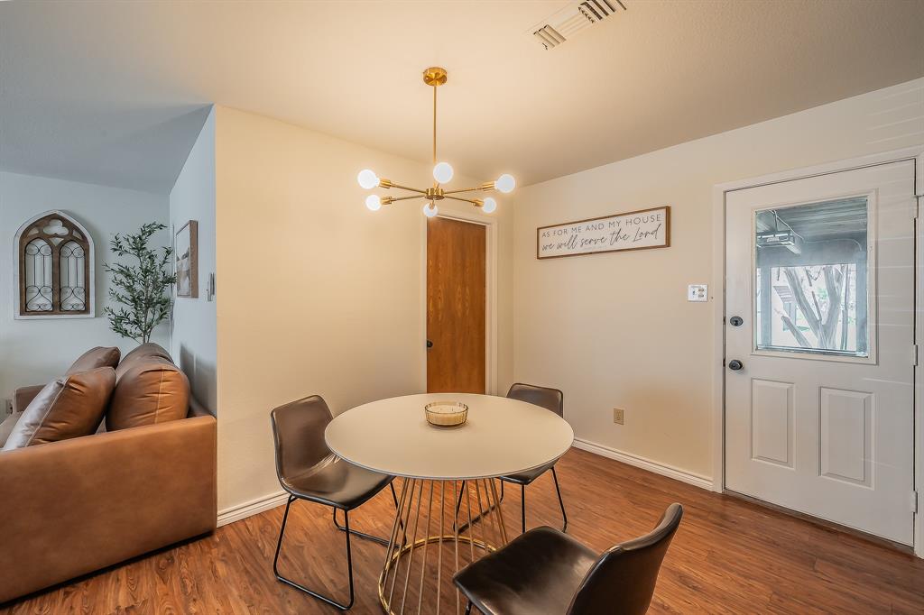 302 West Hale Avenue Decatur, TX 76234 - Photo 8 of 33