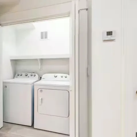 $2,400 | 1009 South Federal Highway, Unit 3, Lake Worth Beach, FL 33460