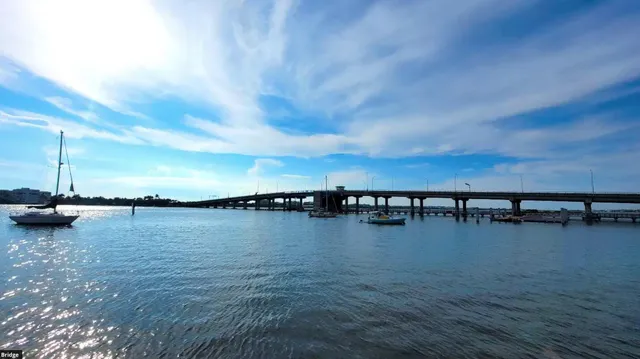 $2,400 | 1009 South Federal Highway, Unit 3, Lake Worth Beach, FL 33460