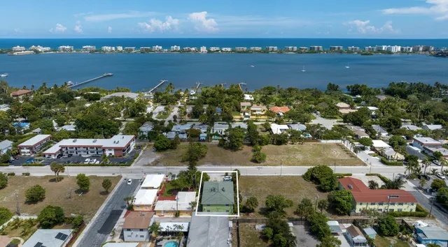 $2,400 | 1009 South Federal Highway, Unit 3, Lake Worth Beach, FL 33460