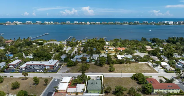 $2,400 | 1009 South Federal Highway, Unit 3, Lake Worth Beach, FL 33460