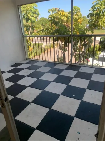 $2,400 | 1009 South Federal Highway, Unit 3, Lake Worth Beach, FL 33460