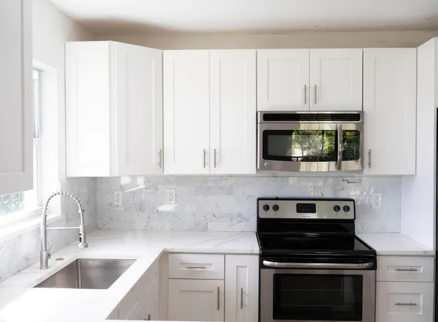 $2,400 | 1009 South Federal Highway, Unit 3, Lake Worth Beach, FL 33460