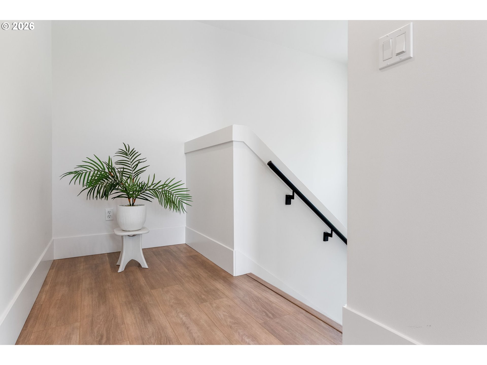 361 Frank Johns Road Stevenson, WA 98648 - Photo 13 of 27 a view of entryway with wooden floor