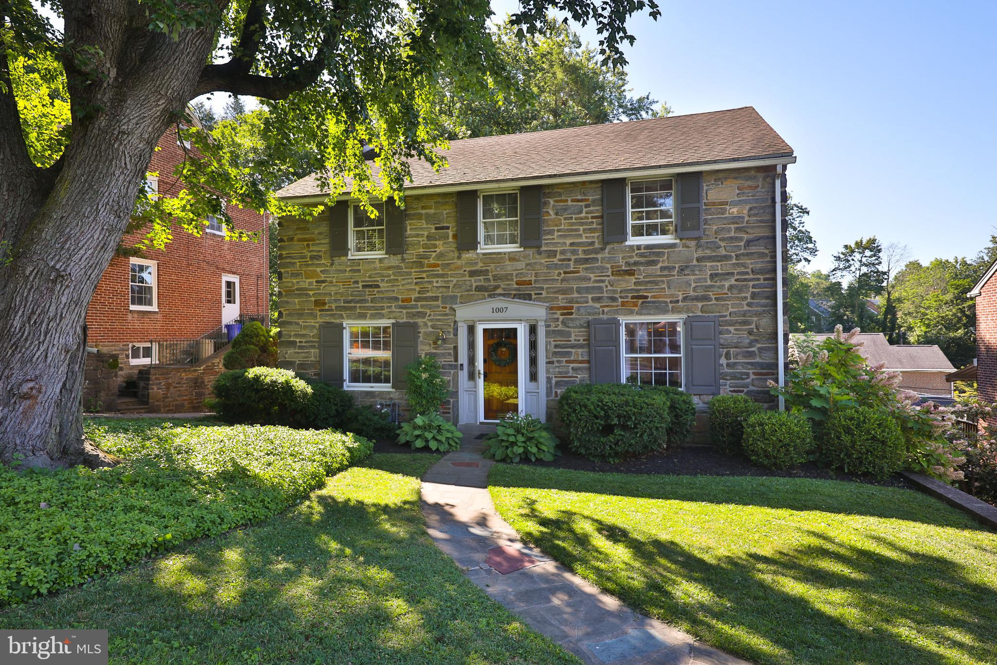 1007 Crest Road Wynnewood, PA 19096 - Photo 3 of 39