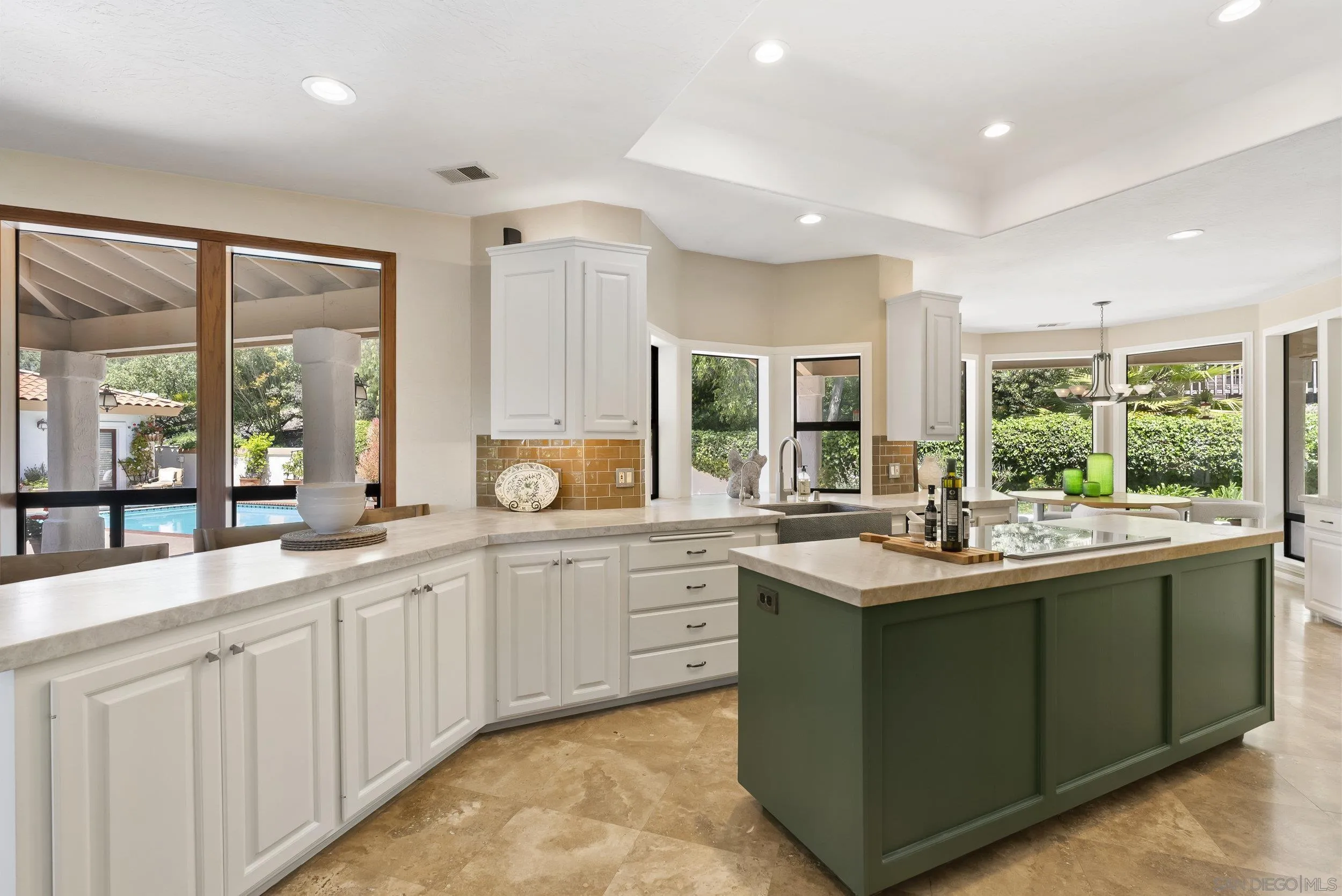 17207 El Caporal Rancho Santa Fe, CA 92067 - Photo 7 of 19