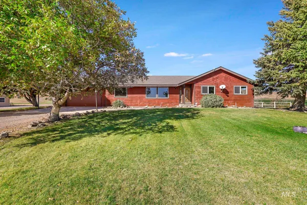 $850,000 | 4296 West Arrow Head Drive, Hammett, ID 83627